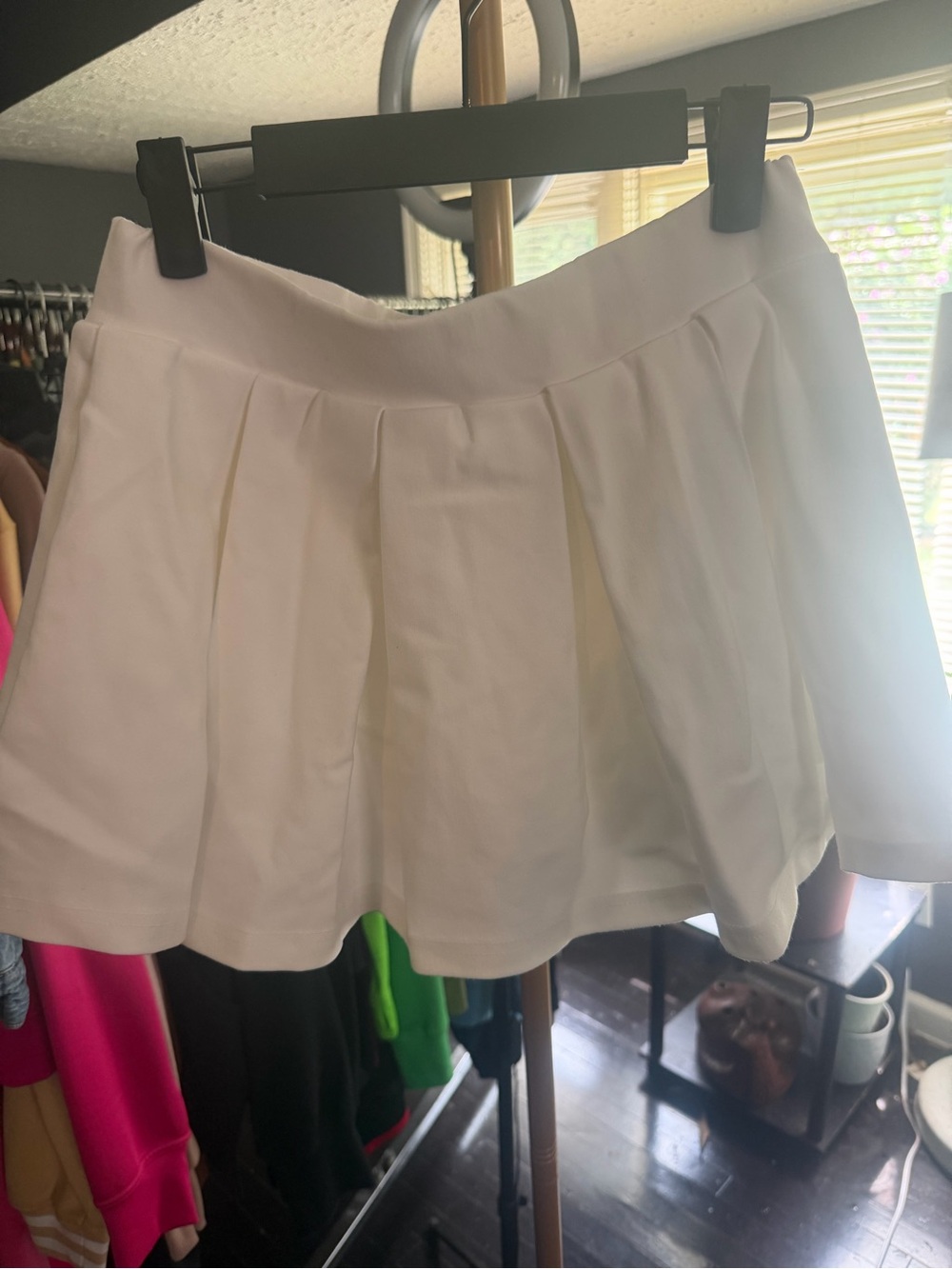 Akira White Tennis Pleated Skorts M